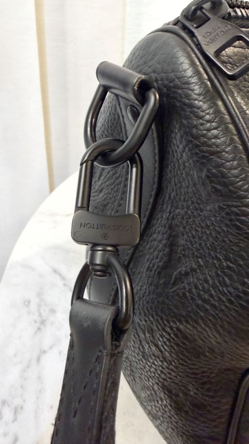 LV 黑牛皮壓紋Keepall 35手提斜背波士頓包M22765-12
