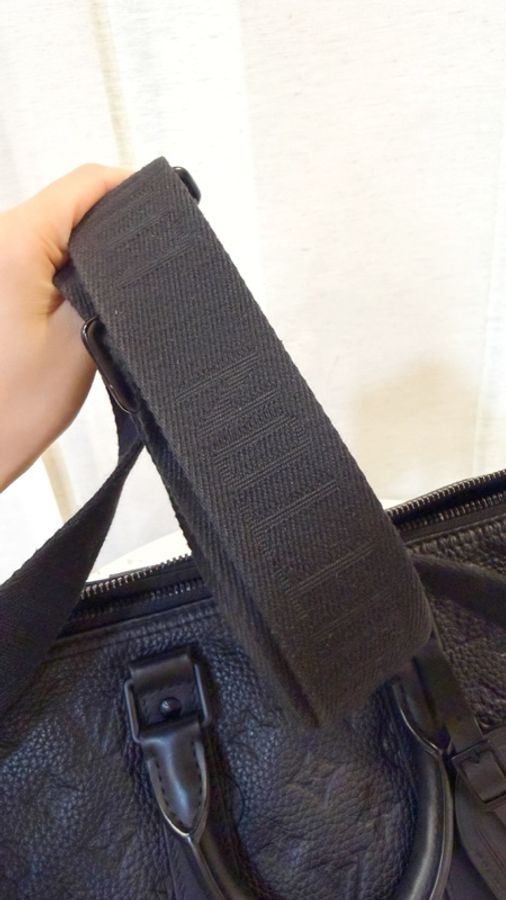 LV 黑牛皮壓紋Keepall 35手提斜背波士頓包M22765-14