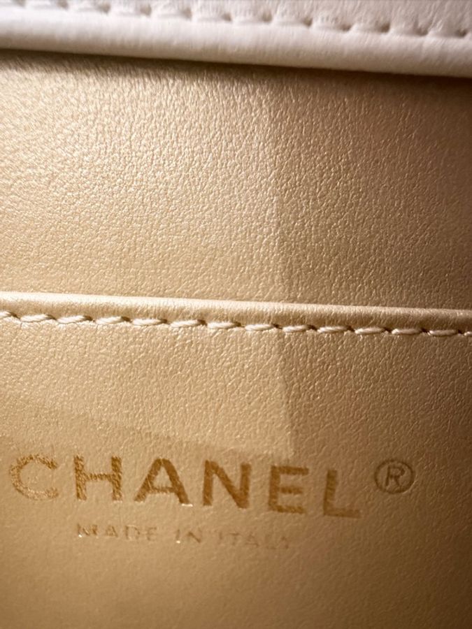 Chanel cf大mini 白羊皮金釦珍珠調節肩斜背包-26