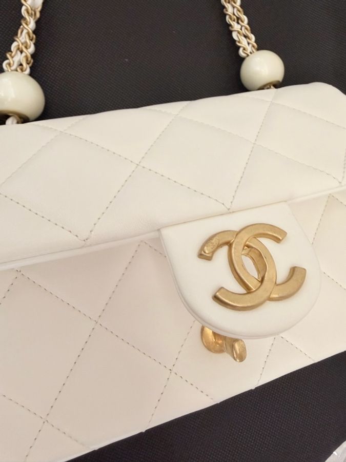 Chanel cf大mini 白羊皮金釦珍珠調節肩斜背包-32