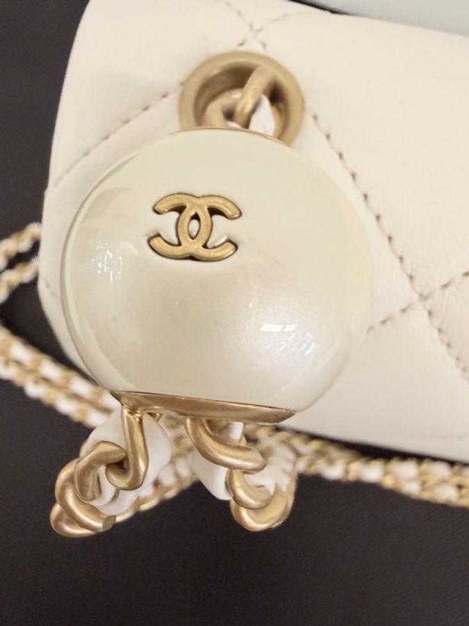 Chanel cf大mini 白羊皮金釦珍珠調節肩斜背包-41