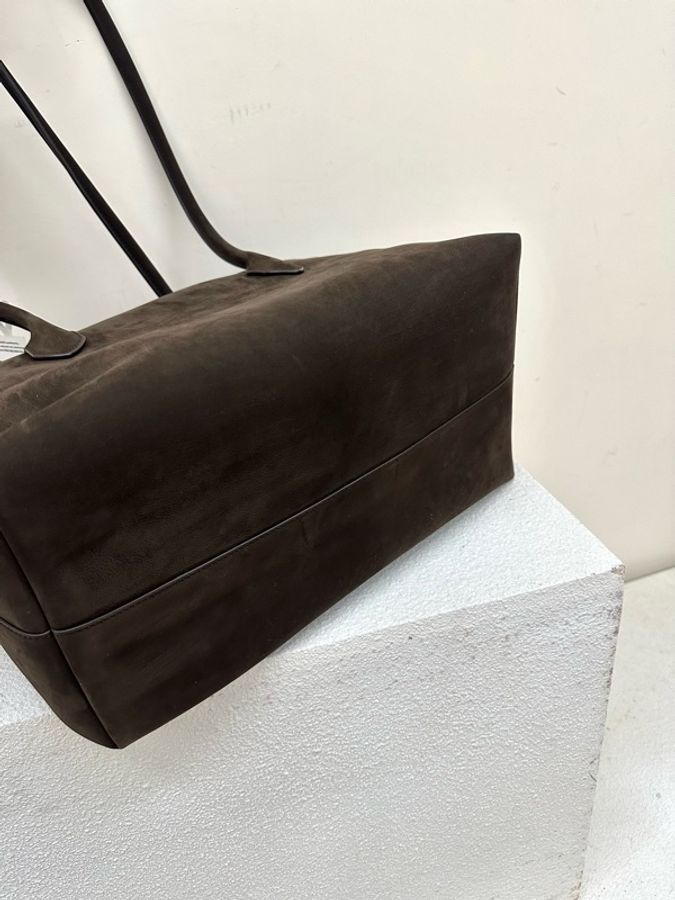 全新閑置 the row Terrasse 長管狀肩帶 小牛皮 單肩包 深棕色-1