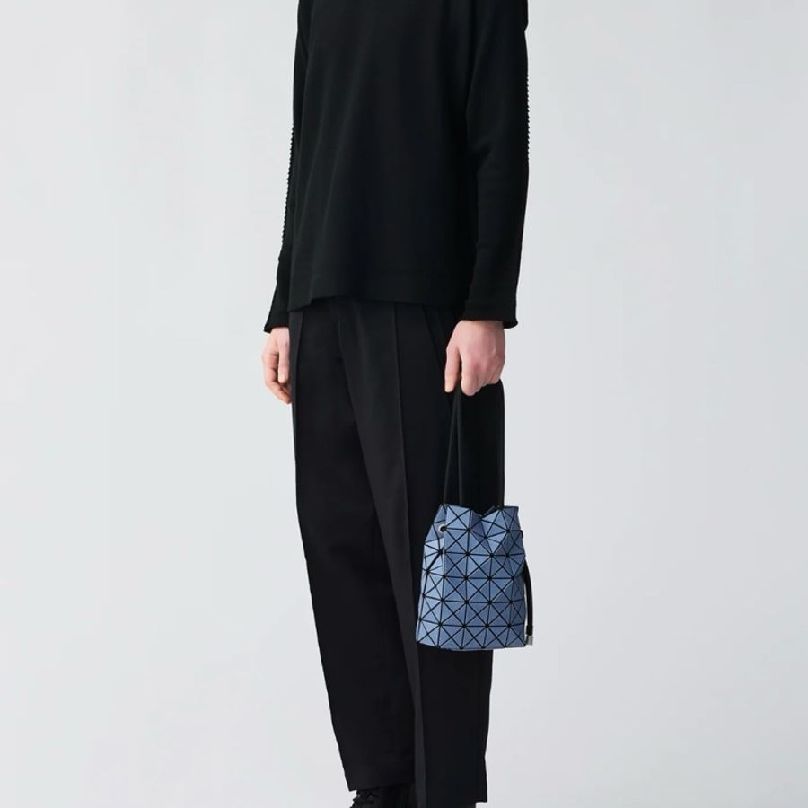 Issey Miyake 三宅一生 BaoBao 黑色牛仔水桶包-6