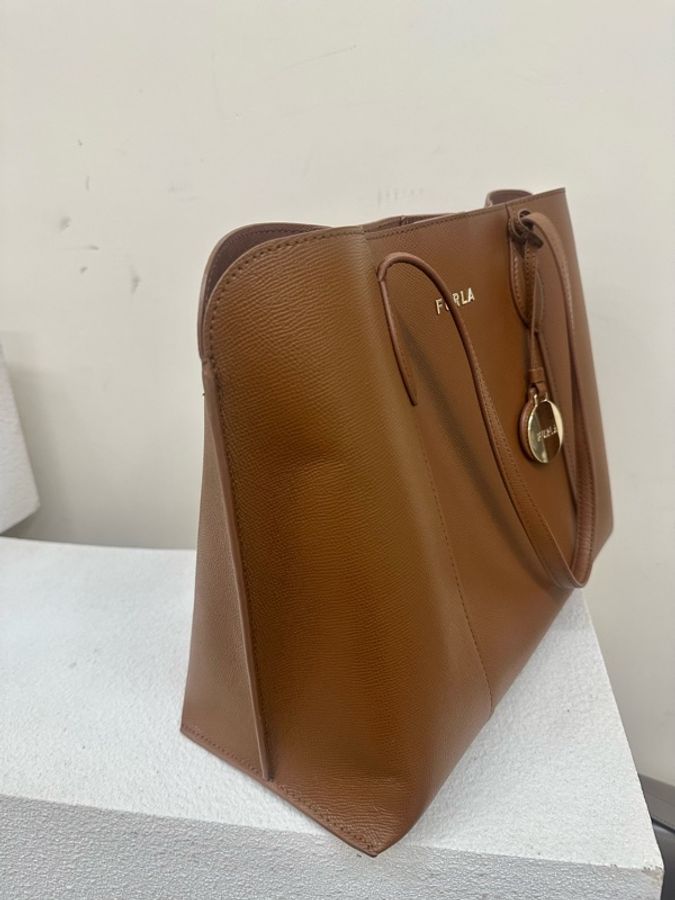 全新閑置 Furla 字母Logo標誌 皮革 托特包Tote包購物袋手提包 乾邑白蘭地 托特包-1