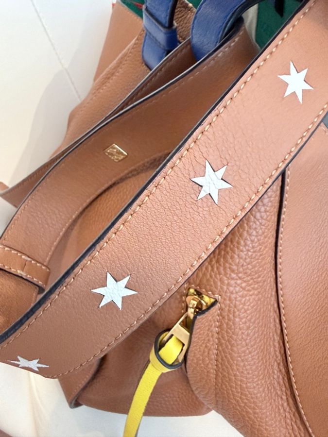 LOEWE✨Hammock Stars 限量款拼色星星背帶吊床包 大號 粗用~-4