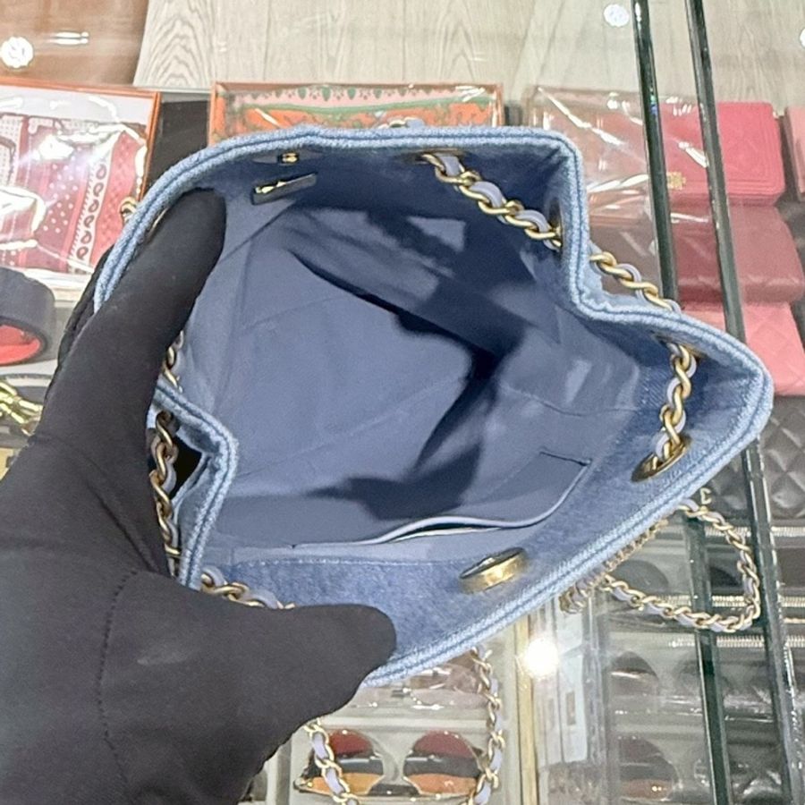CHANEL超好搭配🩵水藍牛仔雙口袋後背包AS5310-18