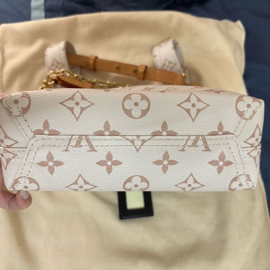 日本限定色Louis Vuitton Atlantis BB-7