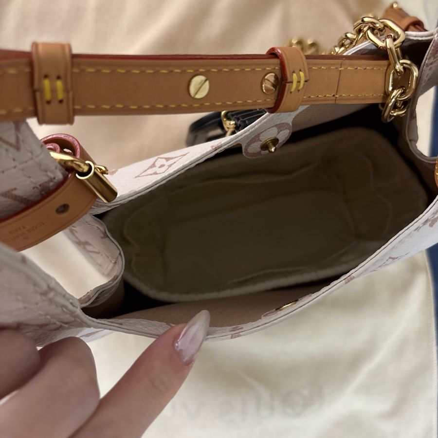日本限定色Louis Vuitton Atlantis BB-8