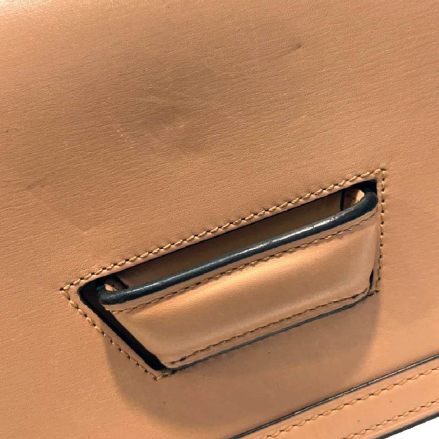 金鐸精品~2555 LOEWE羅威 Barcelona巴賽隆納中號粉裸色小牛皮金扣側肩背包-10