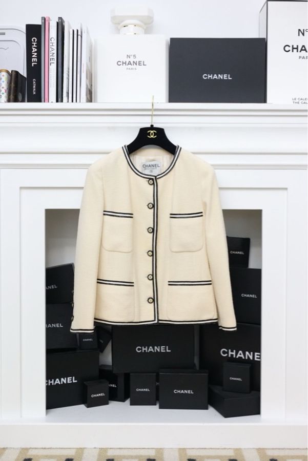 Chanel 95年芭比系列秀款黑白四口袋外套FR40-0