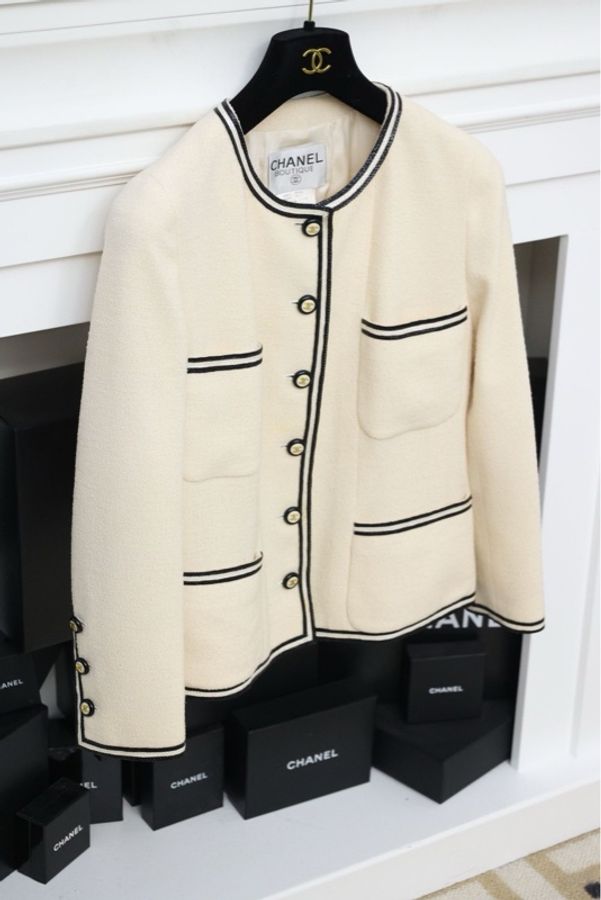Chanel 95年芭比系列秀款黑白四口袋外套FR40-4