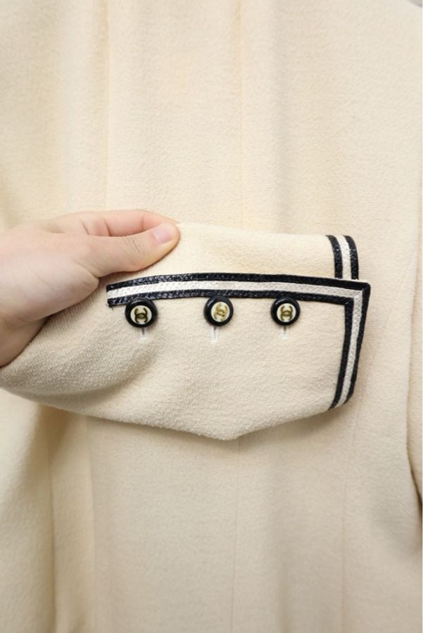 Chanel 95年芭比系列秀款黑白四口袋外套FR40-12
