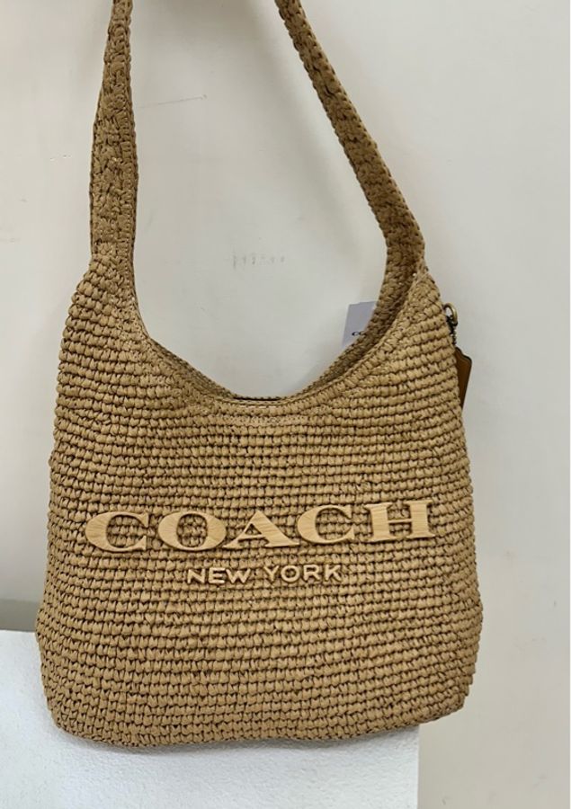 全新Coach Brooklyn 28 草編包 磁性扣合字母浮雕編織設計 單肩包 小號 small 稻草色-0