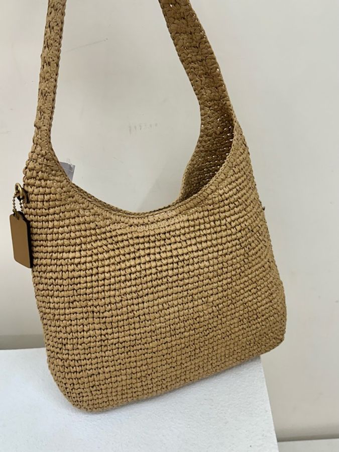 全新Coach Brooklyn 28 草編包 磁性扣合字母浮雕編織設計 單肩包 小號 small 稻草色-2
