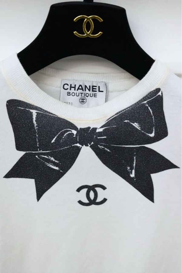 Chanel 90年春夏海报款蝴蝶结CC logo短袖T恤-11