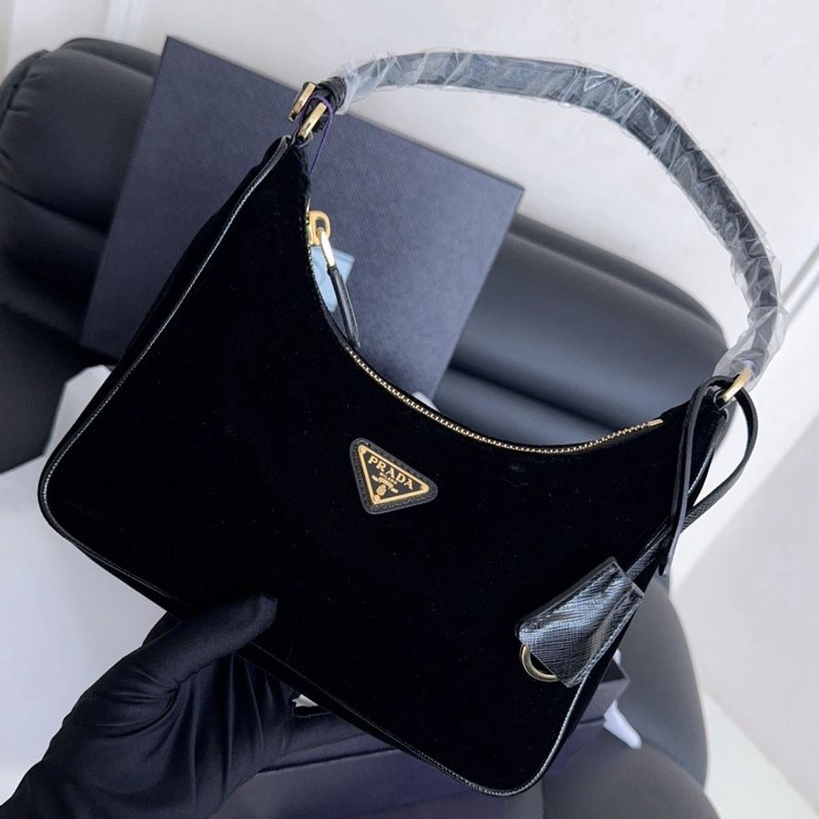 【全新品】Prada Re-Edition 黑金皮肩帶尼龍hobo腋下包 絲絨天鵝絨-2