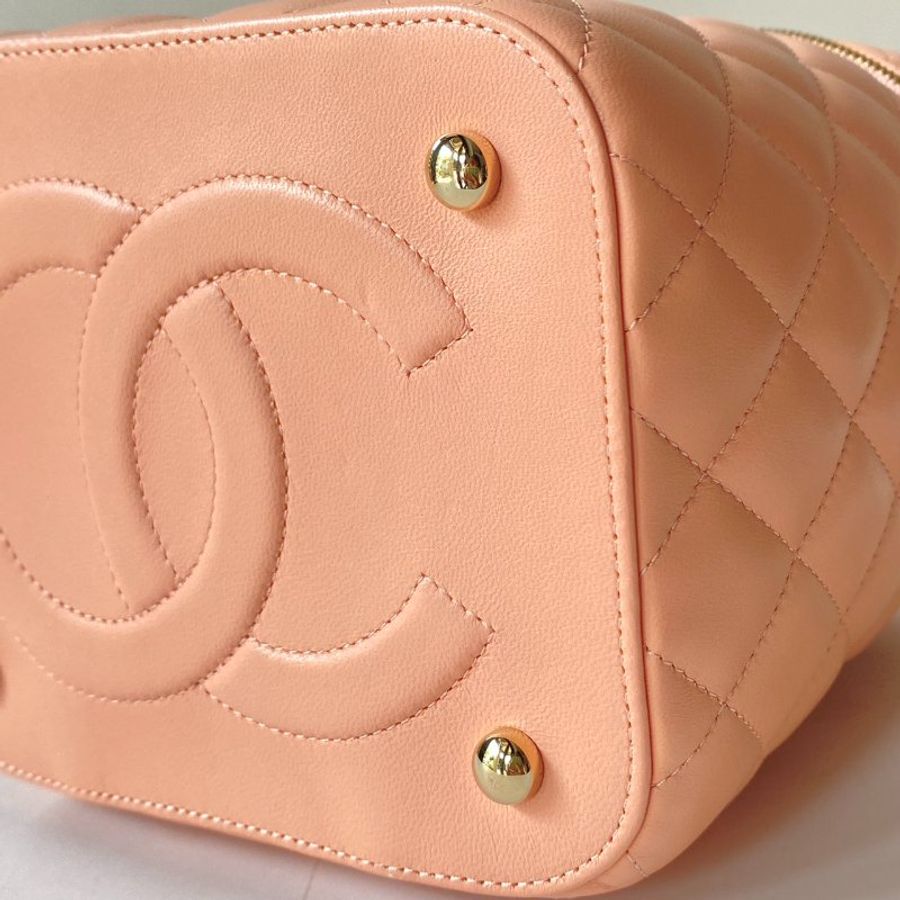 CHANEL 粉色 羊皮 金鍊 直式 手提 斜背 化妝箱 AS2362-4
