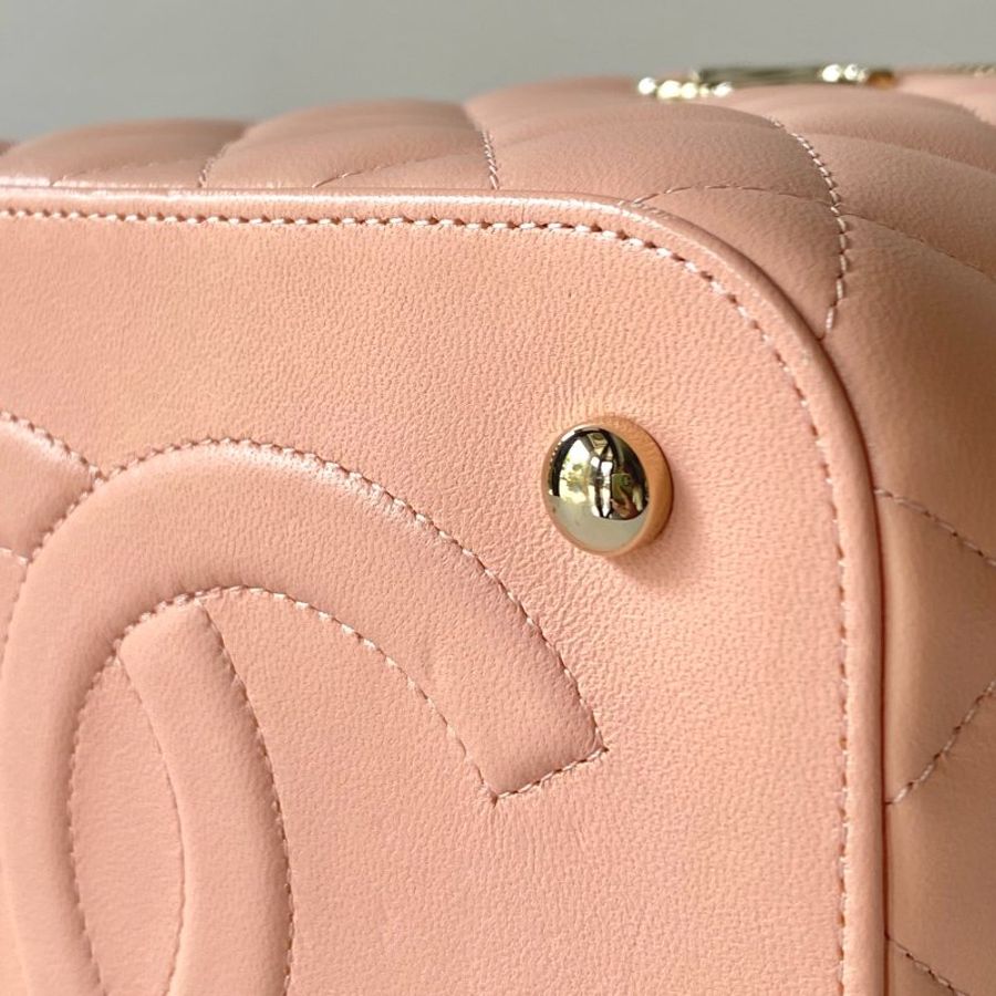 CHANEL 粉色 羊皮 金鍊 直式 手提 斜背 化妝箱 AS2362-5