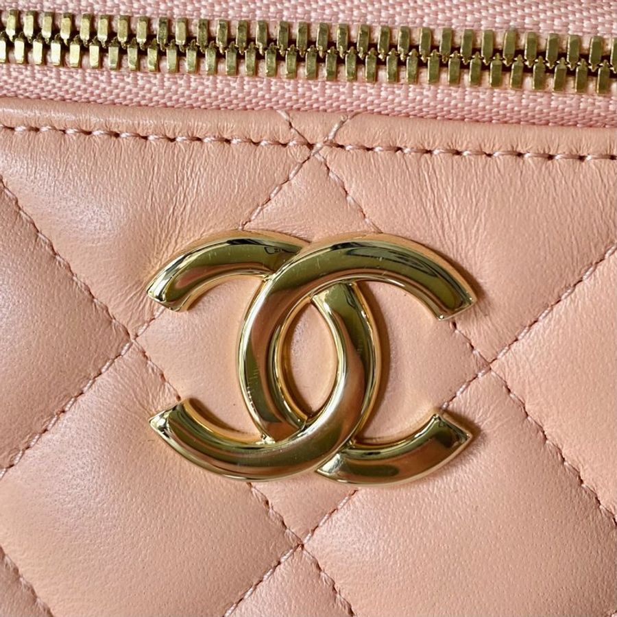 CHANEL 粉色 羊皮 金鍊 直式 手提 斜背 化妝箱 AS2362-8