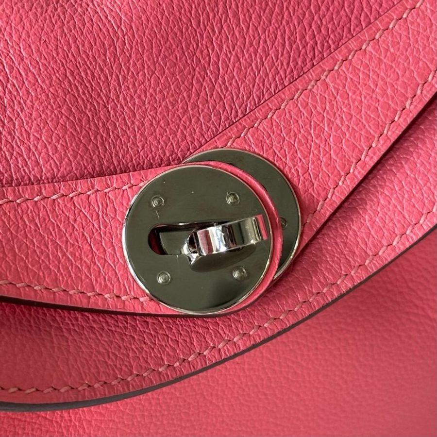 HERMES Lindy 26 粉色 銀釦 D刻 肩背包 現貨-8