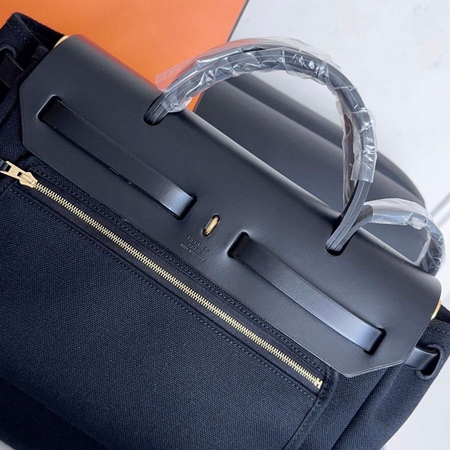 【全新品】愛馬仕 Hermes 黑金Herbag31 Y刻 金扣 內縫 全膜-3