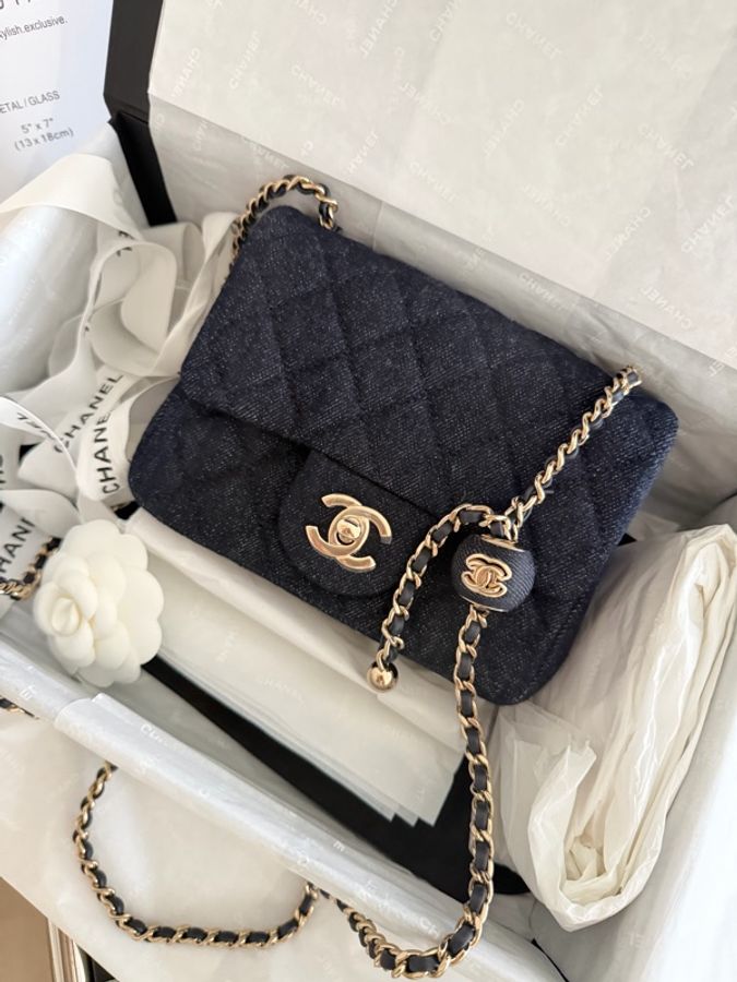 Chanel 26A 新款 深色牛仔金球方胖-0