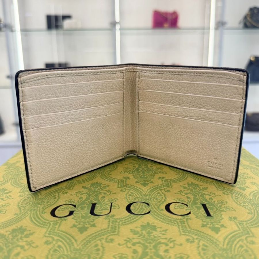 Gucci 白色荔枝紋logo短夾-3