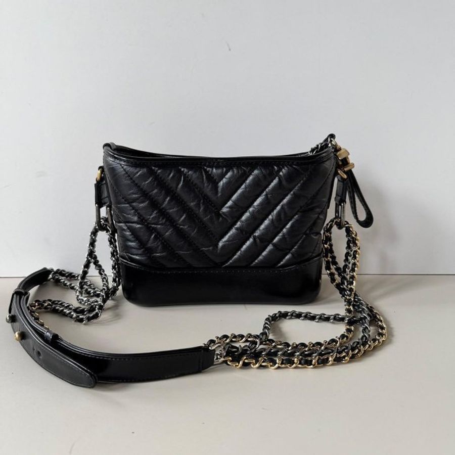 CHANEL Gabrielle 黑色 小牛皮 山形 V型紋 金銀 鏈帶 小型 流浪包 A9181-0
