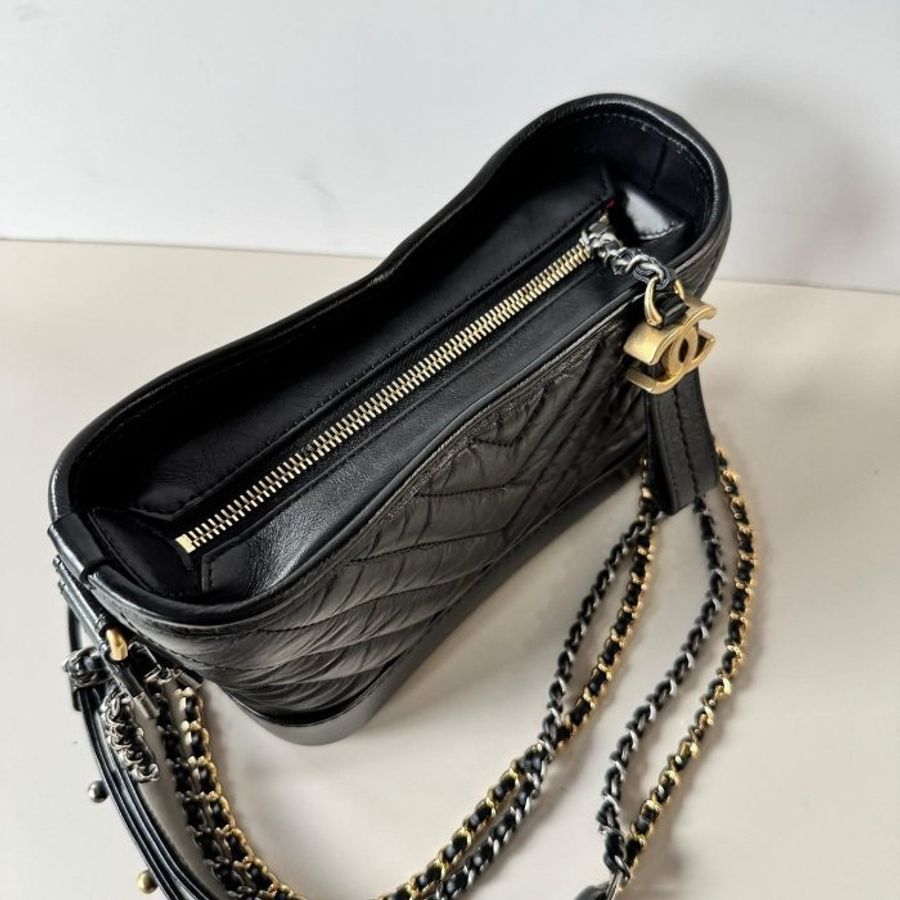 CHANEL Gabrielle 黑色 小牛皮 山形 V型紋 金銀 鏈帶 小型 流浪包 A9181-3