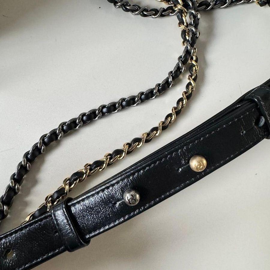 CHANEL Gabrielle 黑色 小牛皮 山形 V型紋 金銀 鏈帶 小型 流浪包 A9181-5