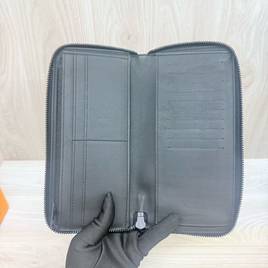 Lv黑Aerogram粒面小牛皮拉鏈長夾-12