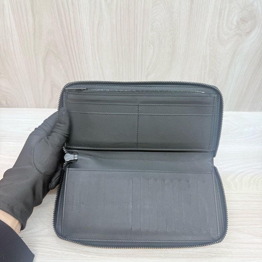 Lv黑Aerogram粒面小牛皮拉鏈長夾-13