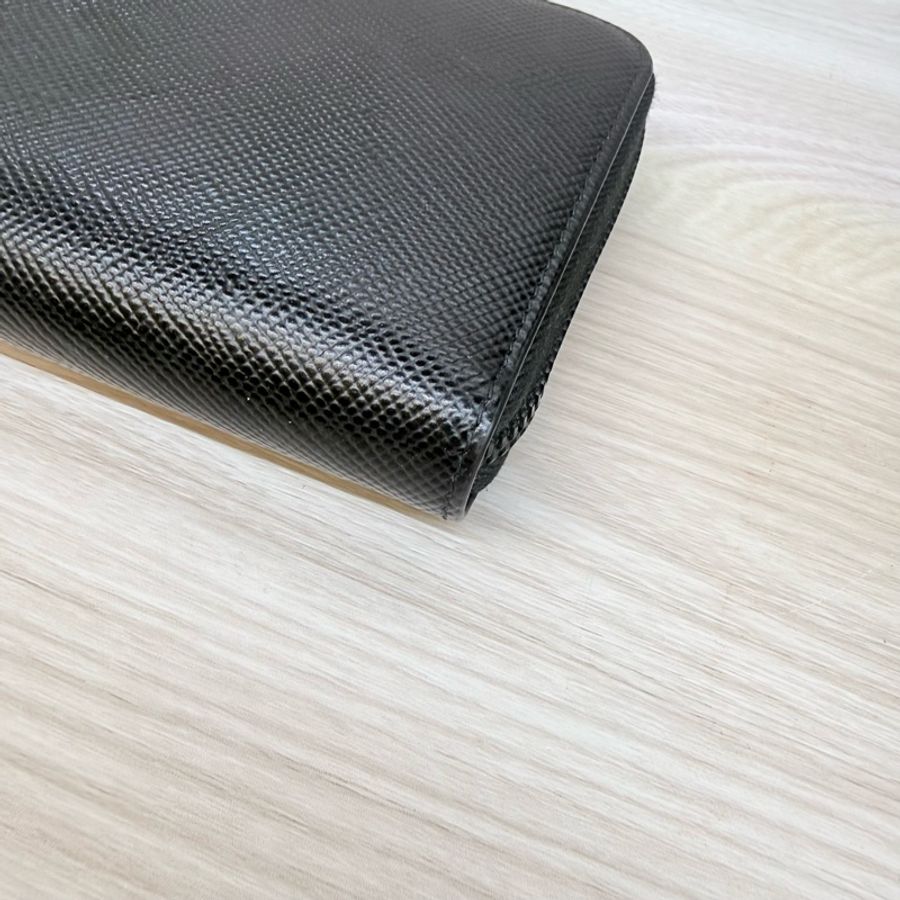 prada黑防刮牛皮ㄇ拉長夾-8