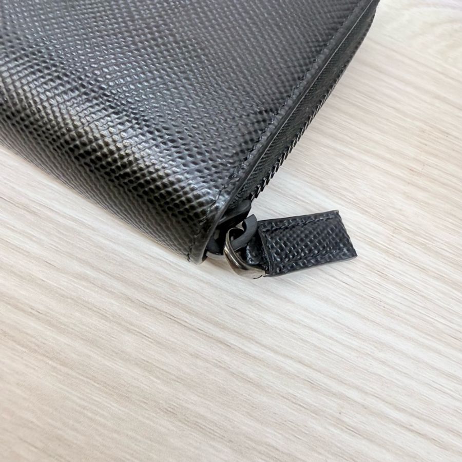 prada黑防刮牛皮ㄇ拉長夾-12