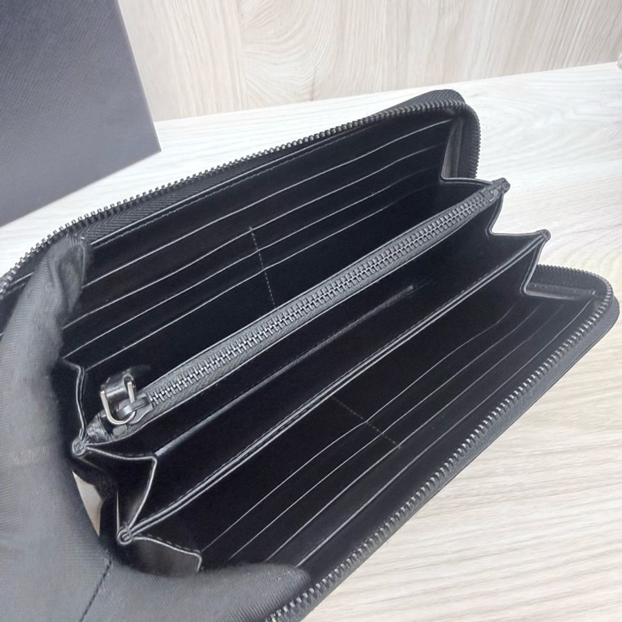 prada黑防刮牛皮ㄇ拉長夾-17