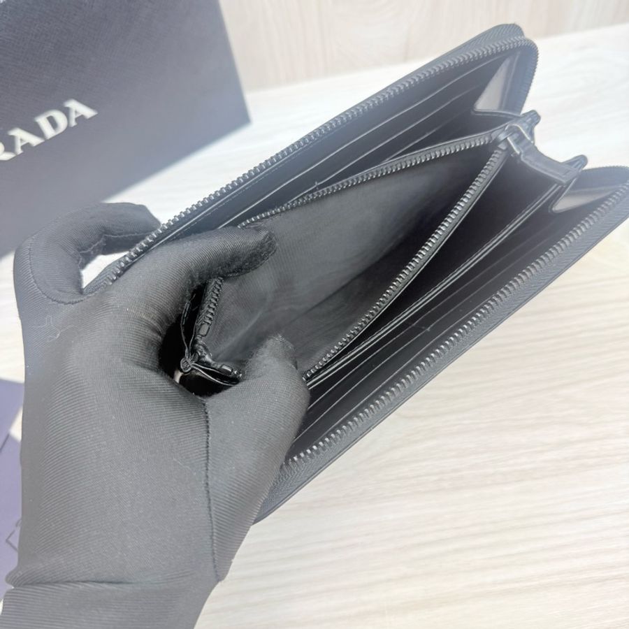 prada黑防刮牛皮ㄇ拉長夾-19