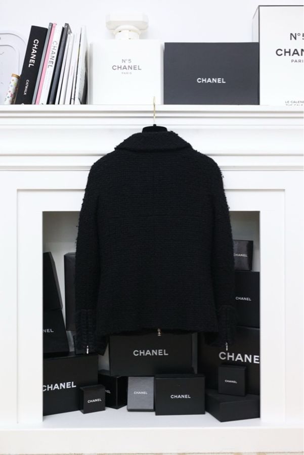 Chanel黑色羊毛毛边领四口袋外套-1