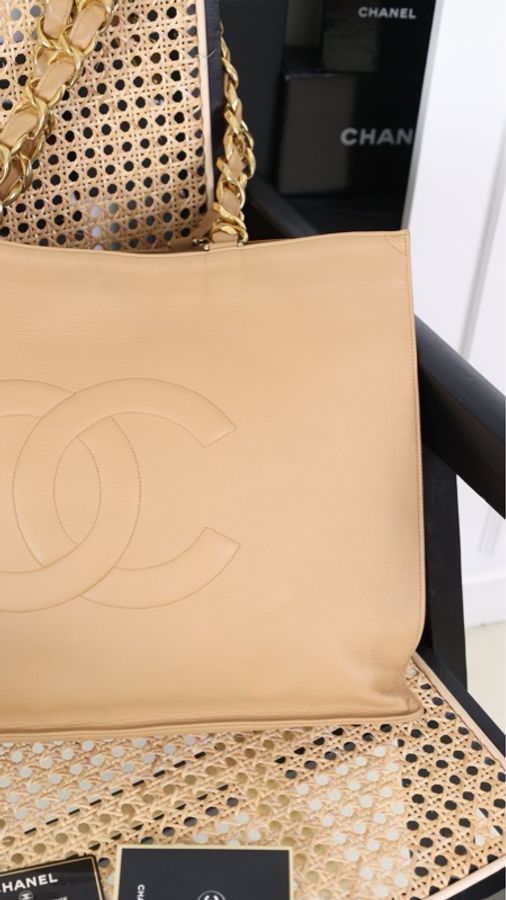 Chanel 3开奶茶色粗金链tote妈咪包-19