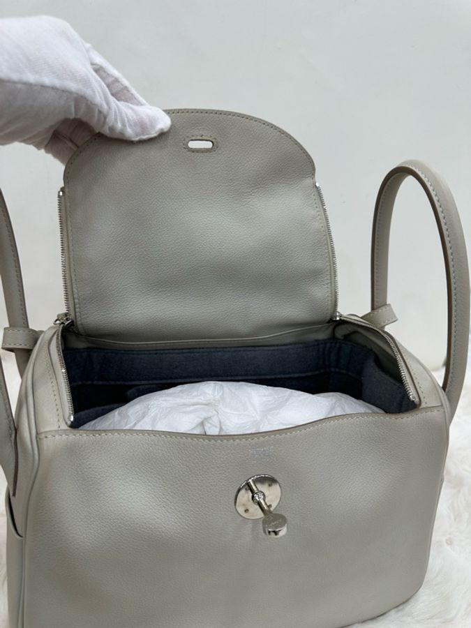 Hermes 愛馬仕Lindy26冰川白 銀扣TC皮 evercolor皮 A刻-6