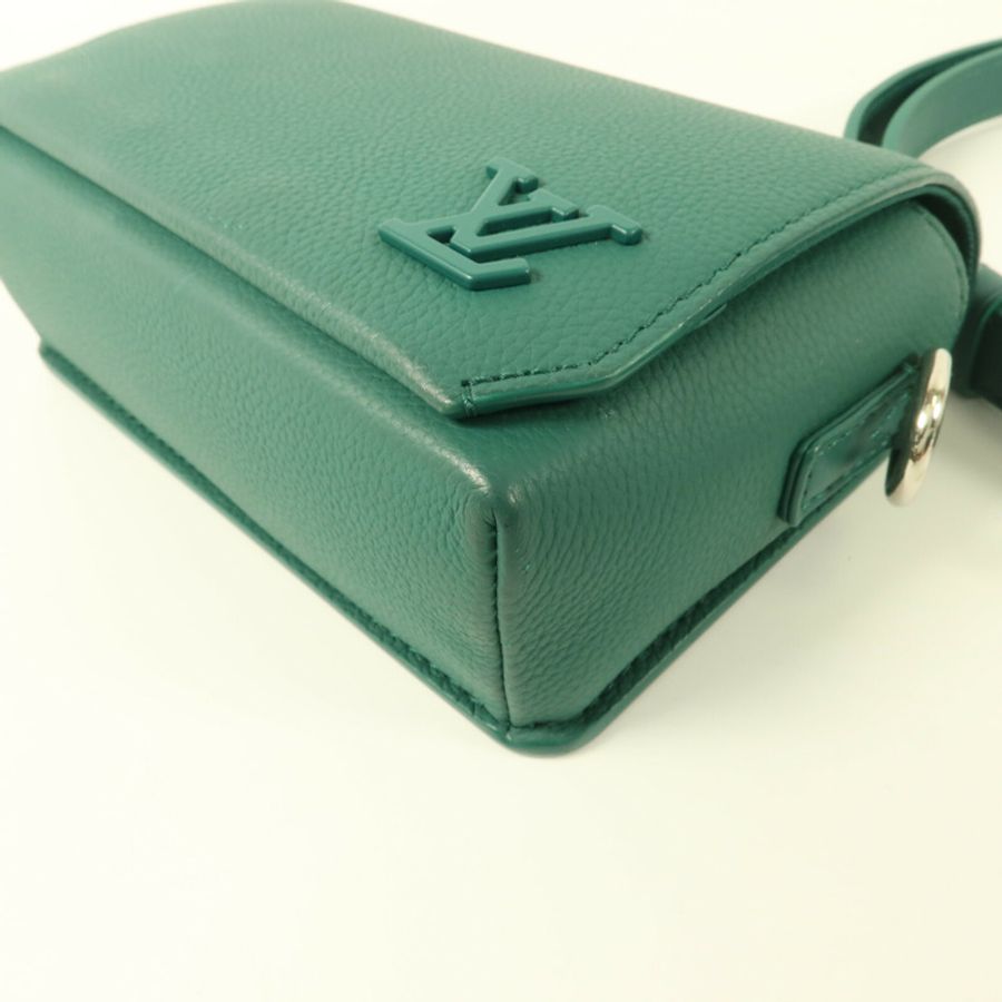 LOUIS VUITTON Taurillon Fastline Messenger Mini Aerogram Collection肩背袋-10