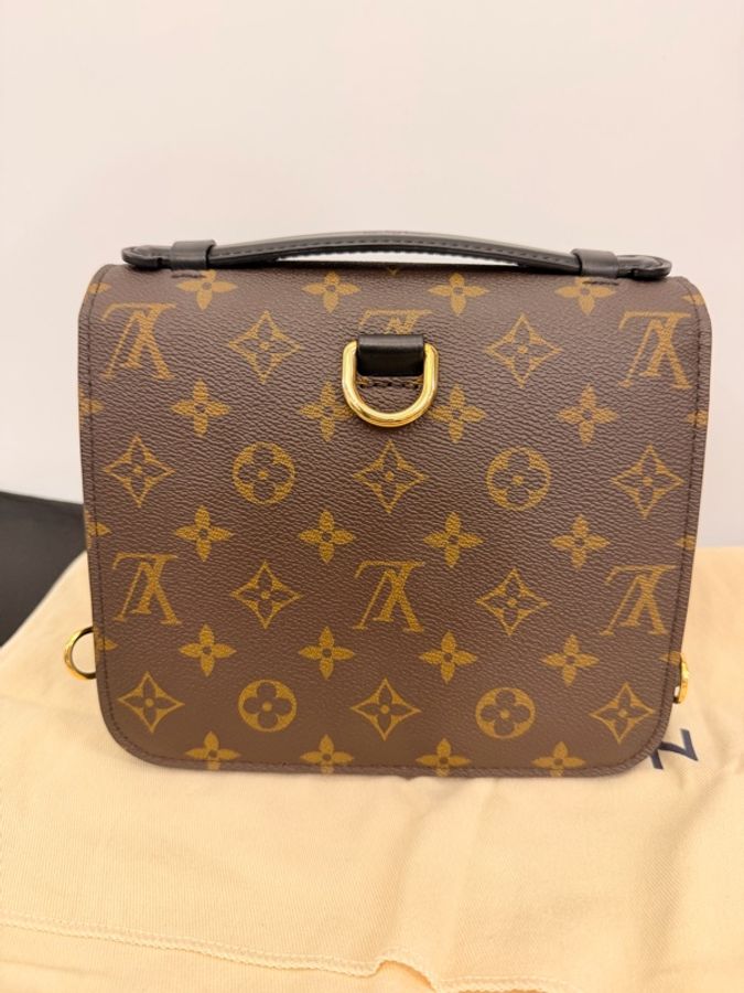 LV雙色原花金釦pochette métis 肩背、後背包-9
