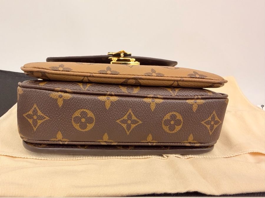 LV雙色原花金釦pochette métis 肩背、後背包-12