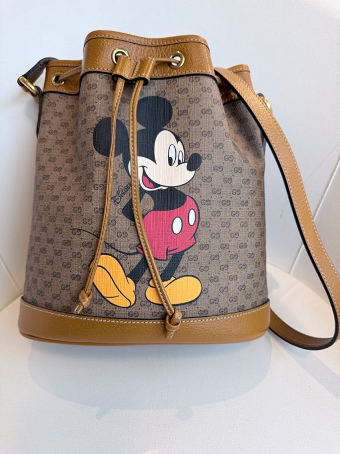 Gucci✨Disney迪士尼米奇老花水桶包斜背包-0