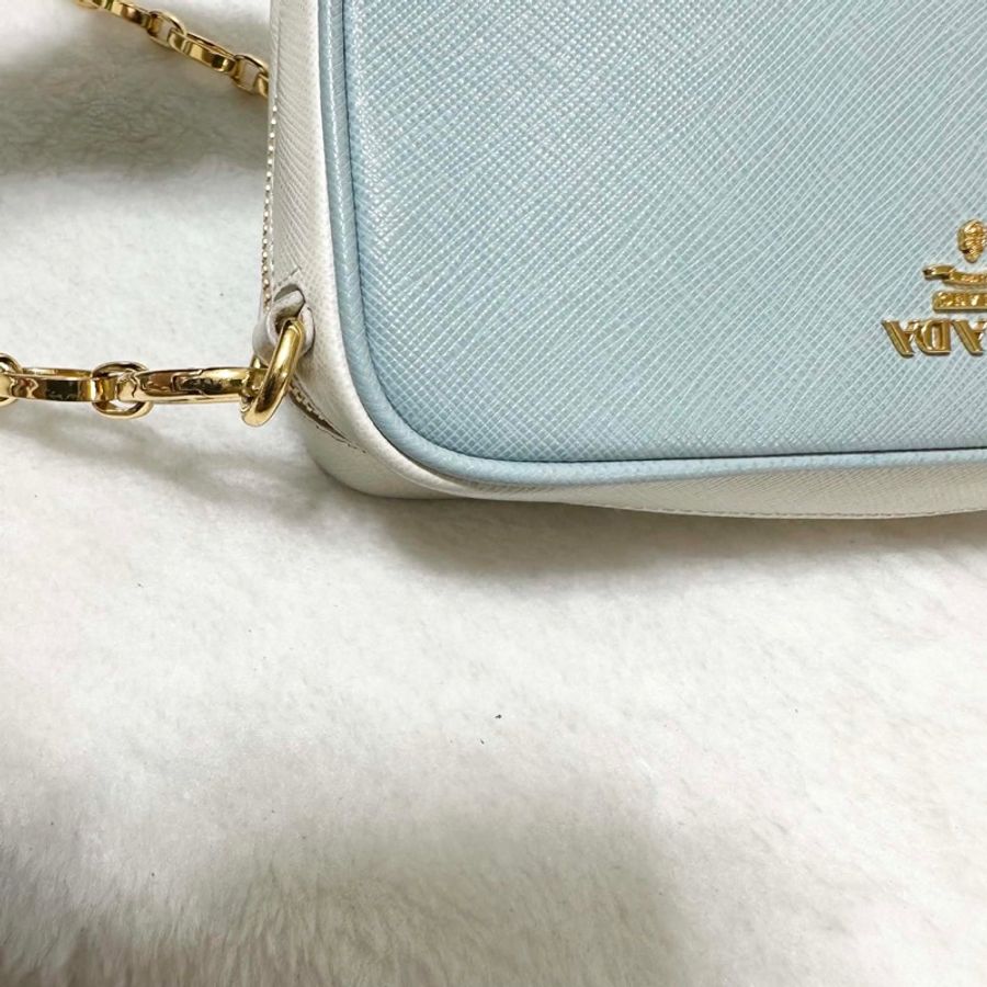 PRADA SAFFIANO 霧霾藍 WOC 金鏈 相機包-20