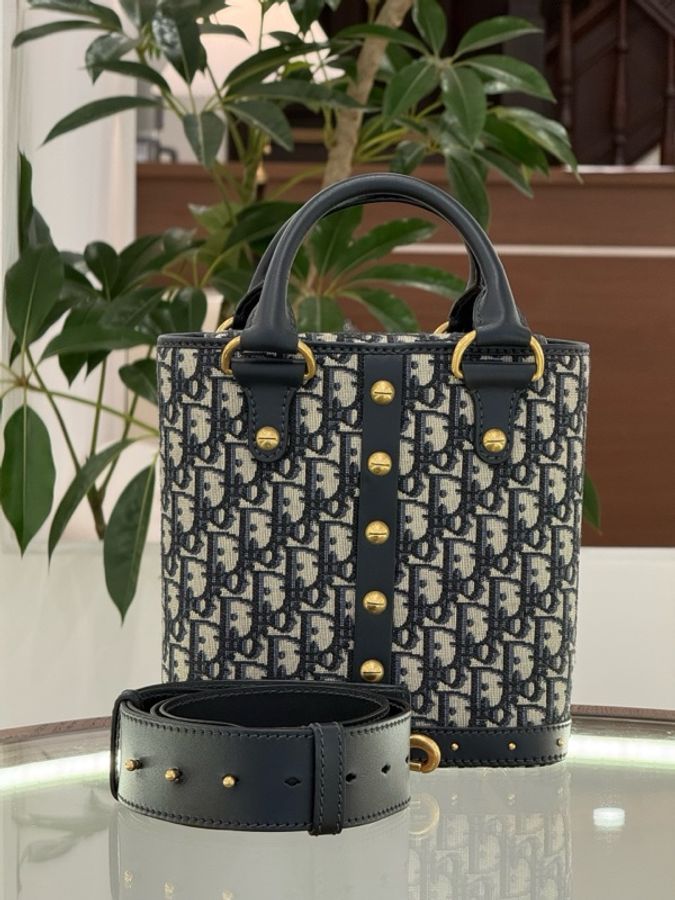 Dior迪奧Avenue牛仔藍刺繡帆布水桶包肩背包 尺寸22*9*22-0