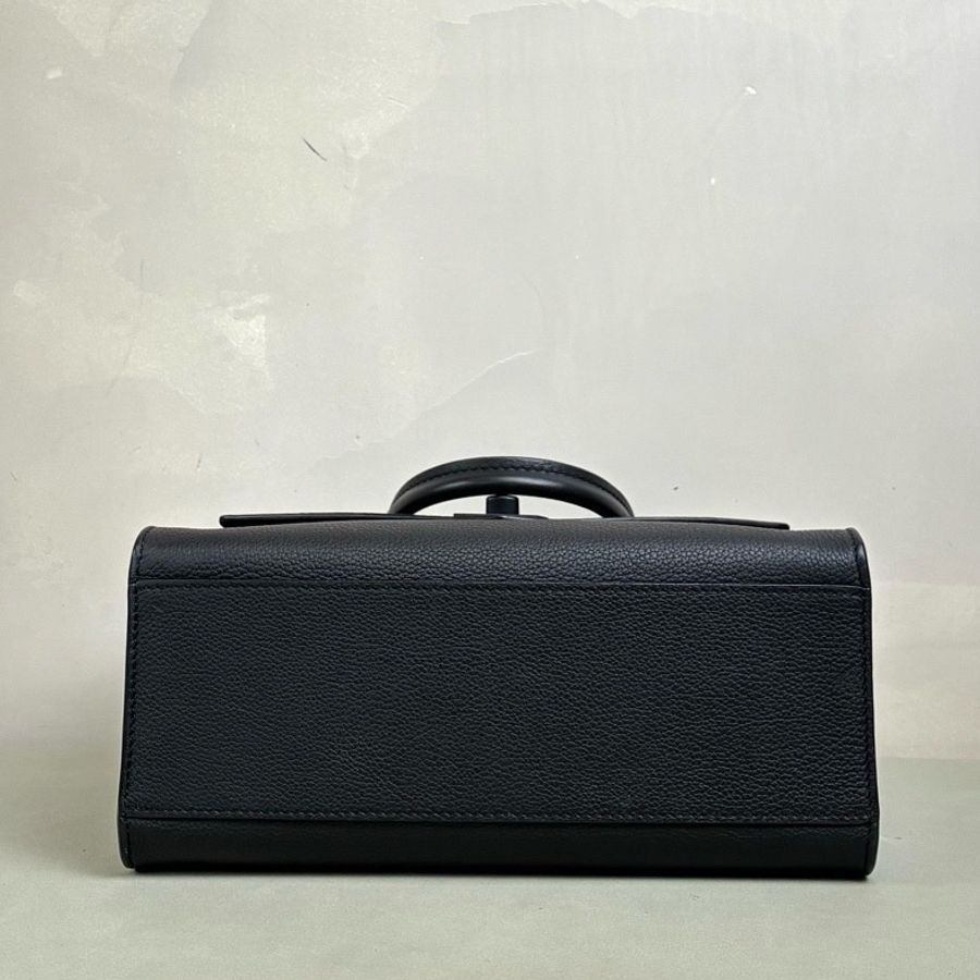 LV Lockme路易威登黑色全皮Tote 98新 so black高級感十足 可拎可背-5