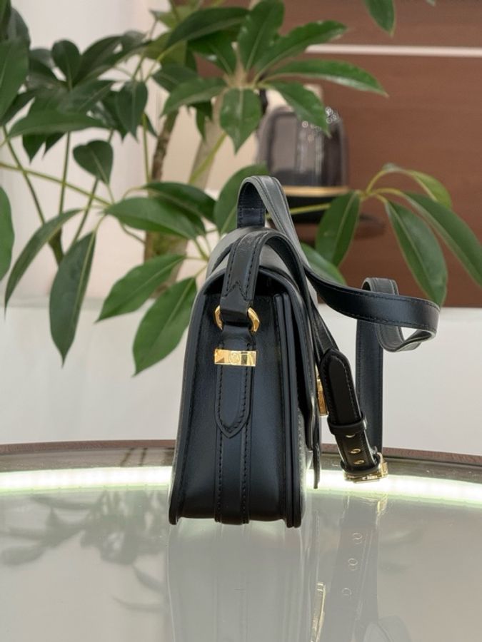閒置Louis Vuitton 路易威登 pont9郵差斜挎包 黑金 尺寸23x15.5cm 有購證-2