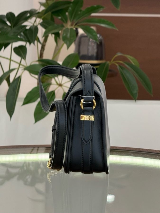 閒置Louis Vuitton 路易威登 pont9郵差斜挎包 黑金 尺寸23x15.5cm 有購證-3
