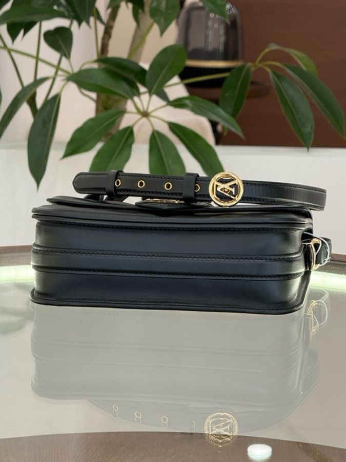 閒置Louis Vuitton 路易威登 pont9郵差斜挎包 黑金 尺寸23x15.5cm 有購證-4