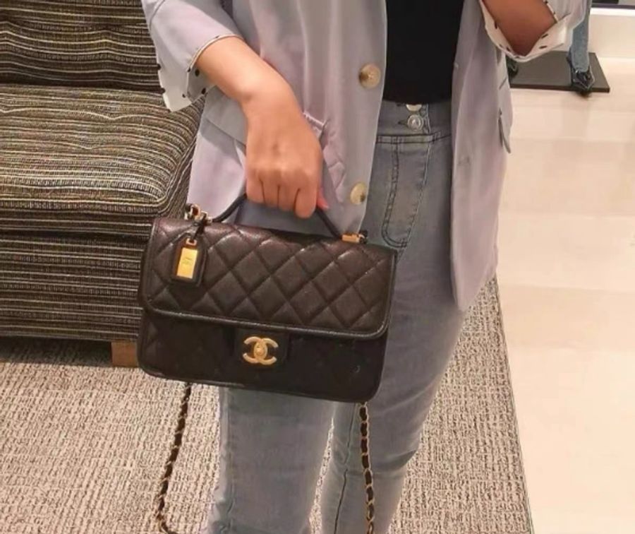 香奈兒Chanel 黑金荔枝紋手柄CF郵差包,99新-8